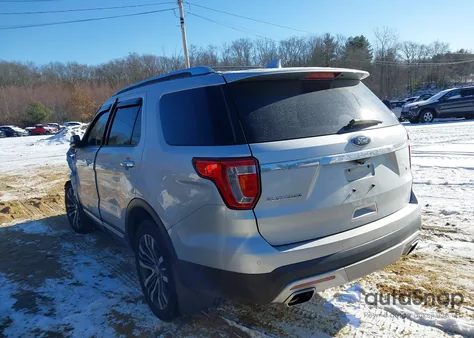 2017 Ford Explorer Platinum z USA, uszkodzony, nr VIN 1FM5K8HT3HGA41802